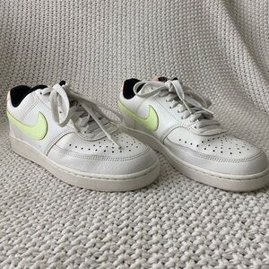 Women’s Nike Court Vision Low. Size 8